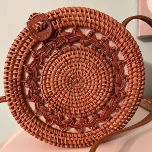 Beautiful basket purse! Brand new. Worn twice.